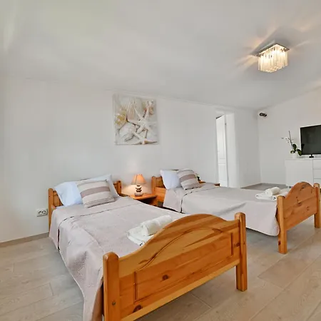 New Bibaj - 350m Strand, Beach, Apartamento