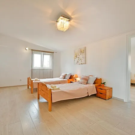 New Bibaj - 350m Strand, Beach, Apartamento