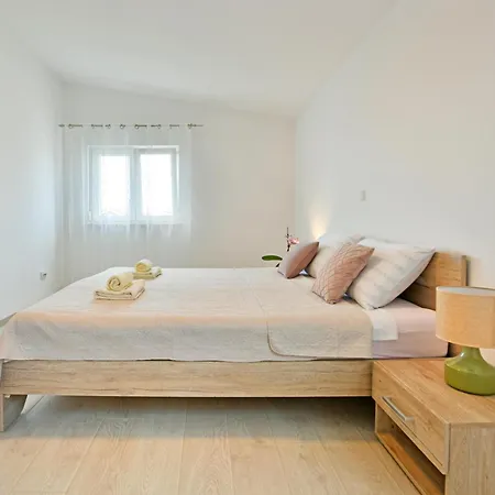 New Bibaj - 350m Strand, Beach, Apartamento
